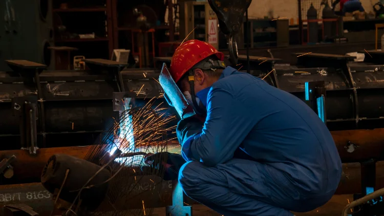 Welding pipes